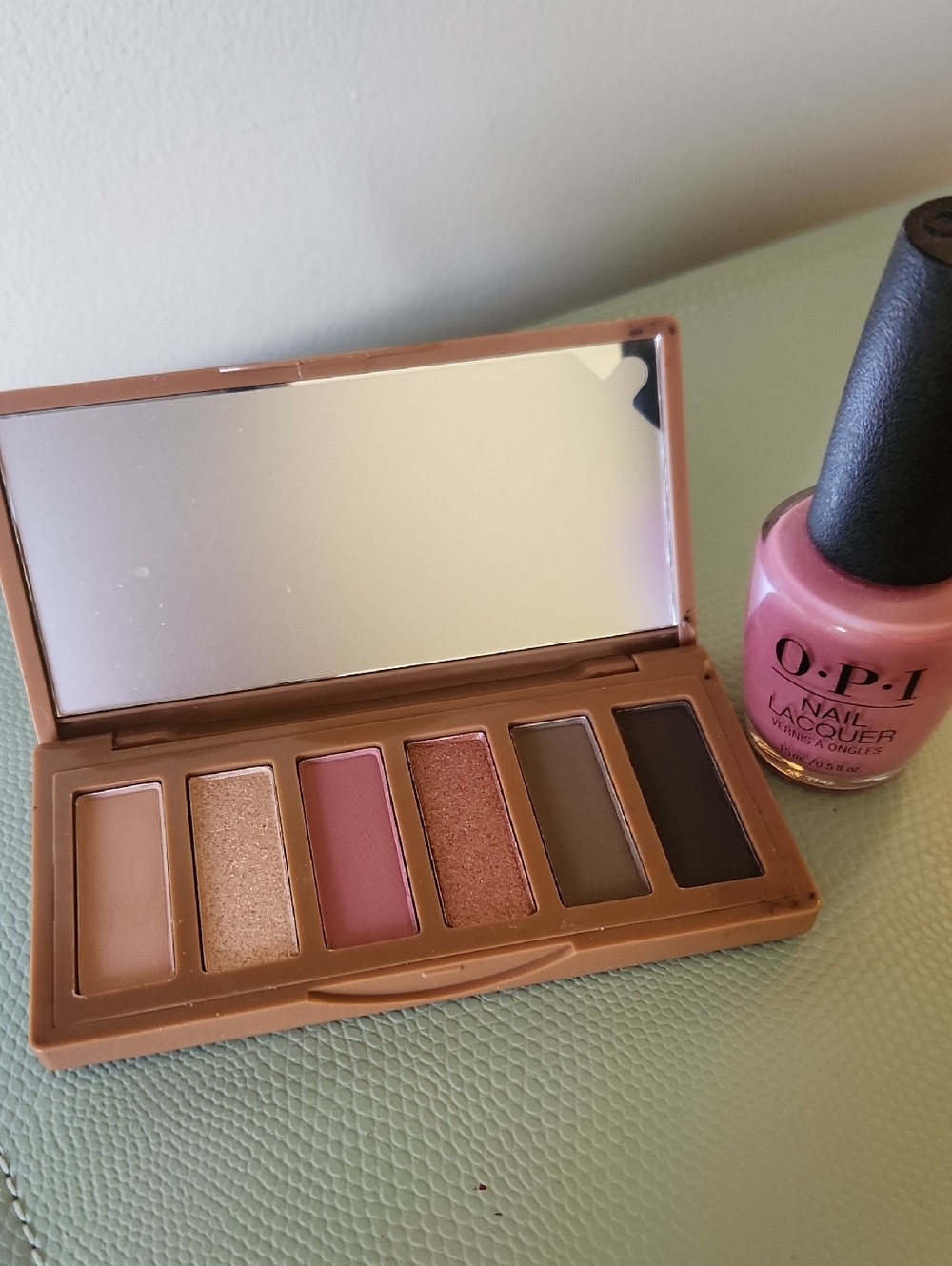 Eyeshadow Palette in Beige, Gold, Pink, Copper & Charcoal And Opi Nail Polish